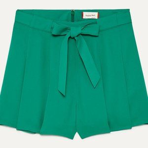Sunday Best size 4 green pleated, tie-front shorts